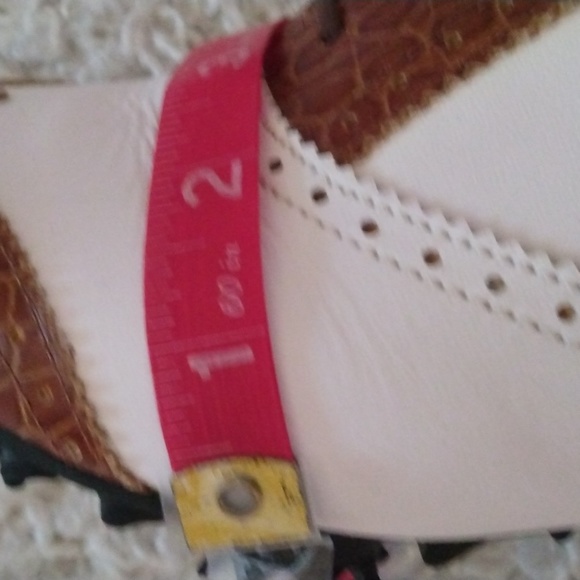 Footjoy Golf Shoes. - Picture 7 of 9